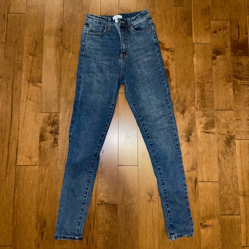 25 Forever21 jeans 👖